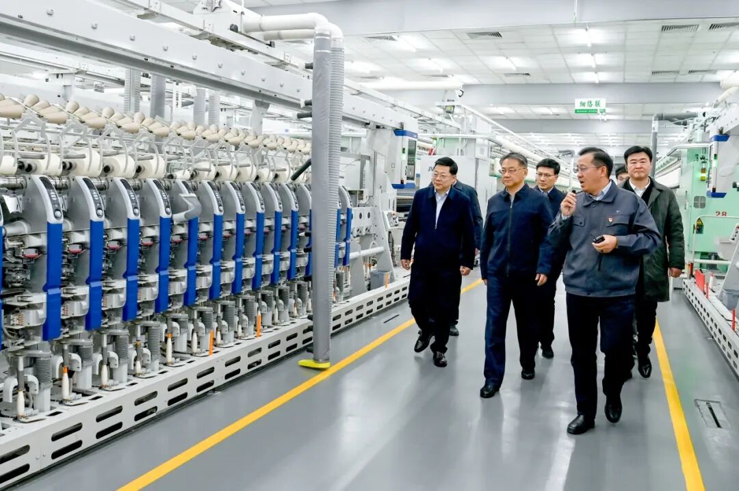 周斌调研“灯塔工厂”建设 探路制造业智能转型新未来